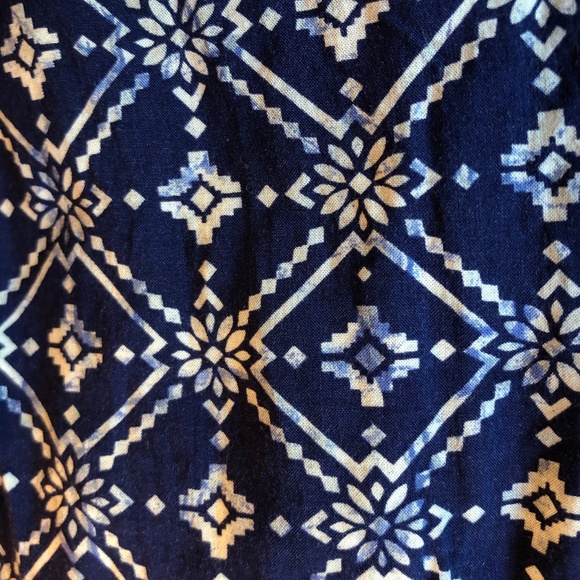 Forever21 sleeveless romper - Picture 2 of 8